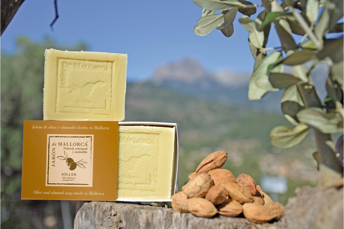 Olive Oil Natural Soap with Almond - Jabón de Mallorca
